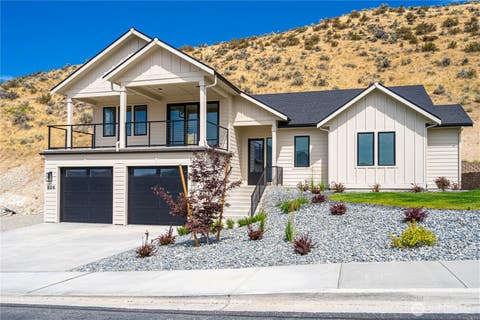 Photo of 926 Long Drive, Chelan, WA 98816 (MLS # 2553849)