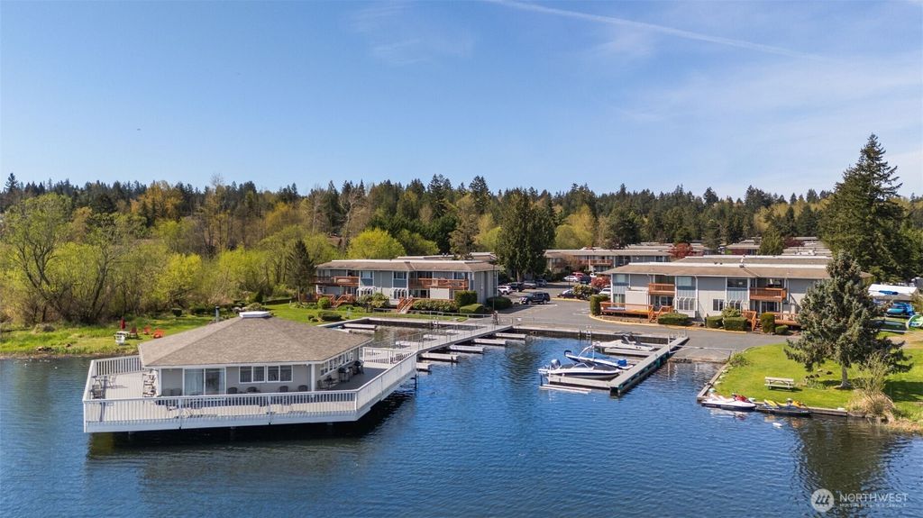 Photo of 17302 NE 45th Street #101, Redmond, WA 98052 (MLS # 2510046)