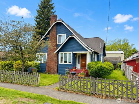 Photo of 2909 Walnut Street, Bellingham, WA 98225 (MLS # 2528138)