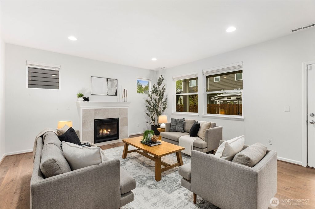 Photo of 2914 47th Street SE, Everett, WA 98203 (MLS # 2512391)