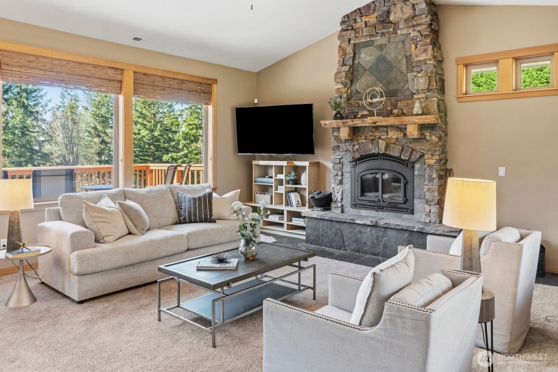 17930 82nd Drive NW