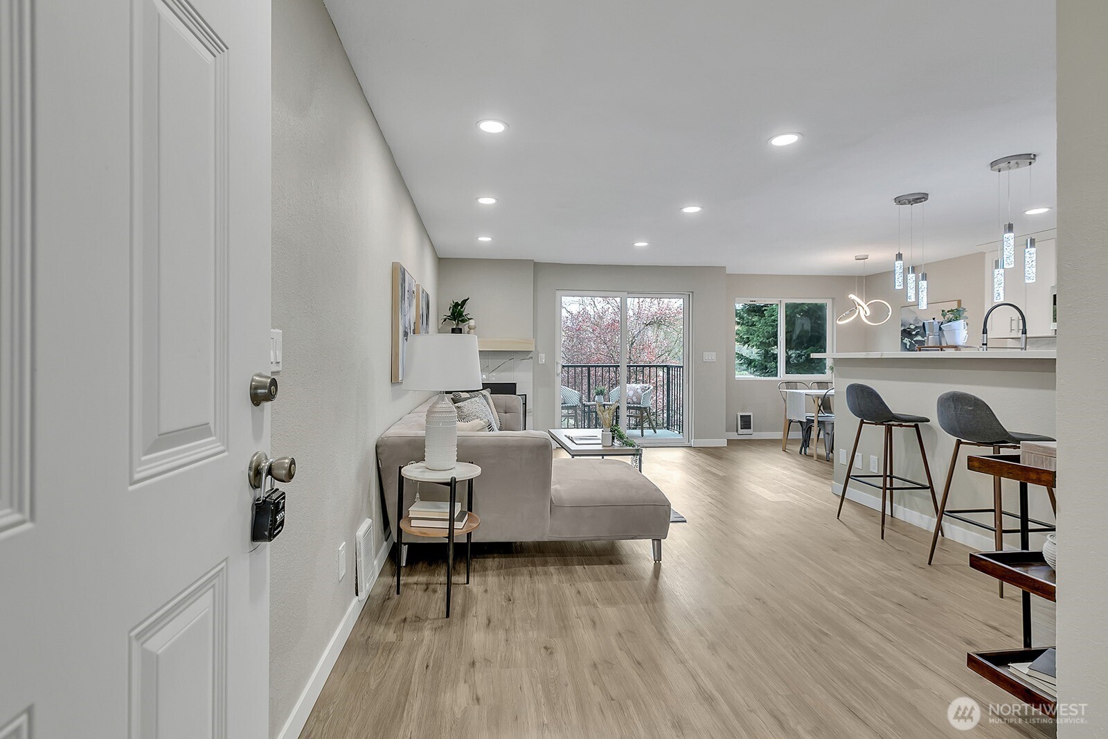 15210 Macadam Road S E-206