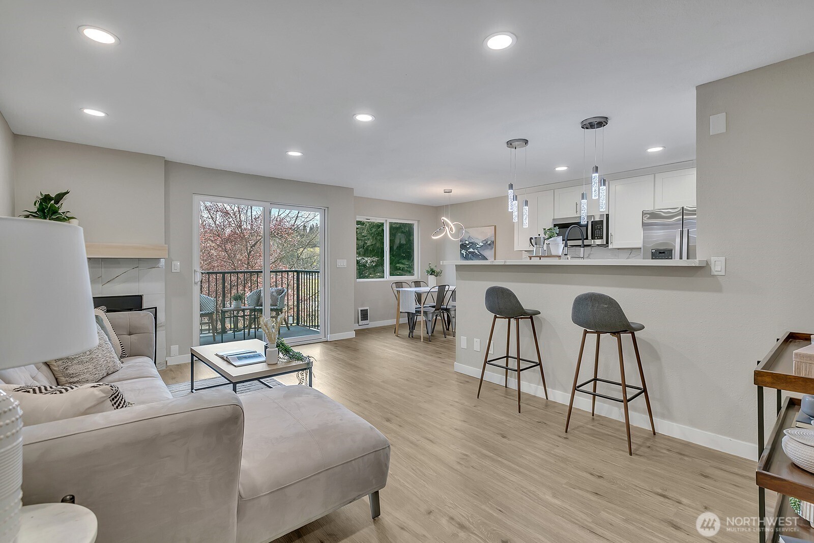 15210 Macadam Road S E-206