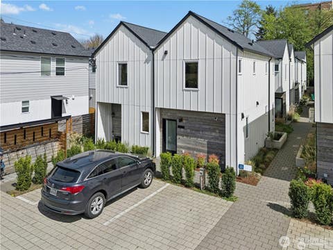 Photo of 10354 Wallingford Ave Ave N #B, Seattle, WA 98133 (MLS # 2567404)