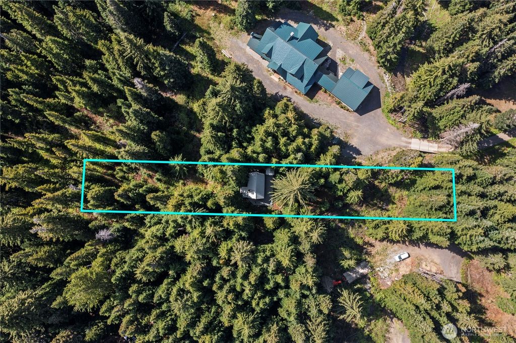 Photo of 710 Yellowstone Road, Snoqualmie Pass, WA 98068 (MLS # 2389722)