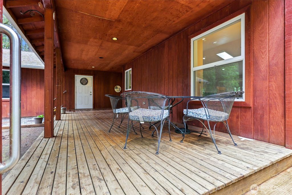 Photo of 19214 Patterson Road E, Orting, WA 98360 (MLS # 2531682)