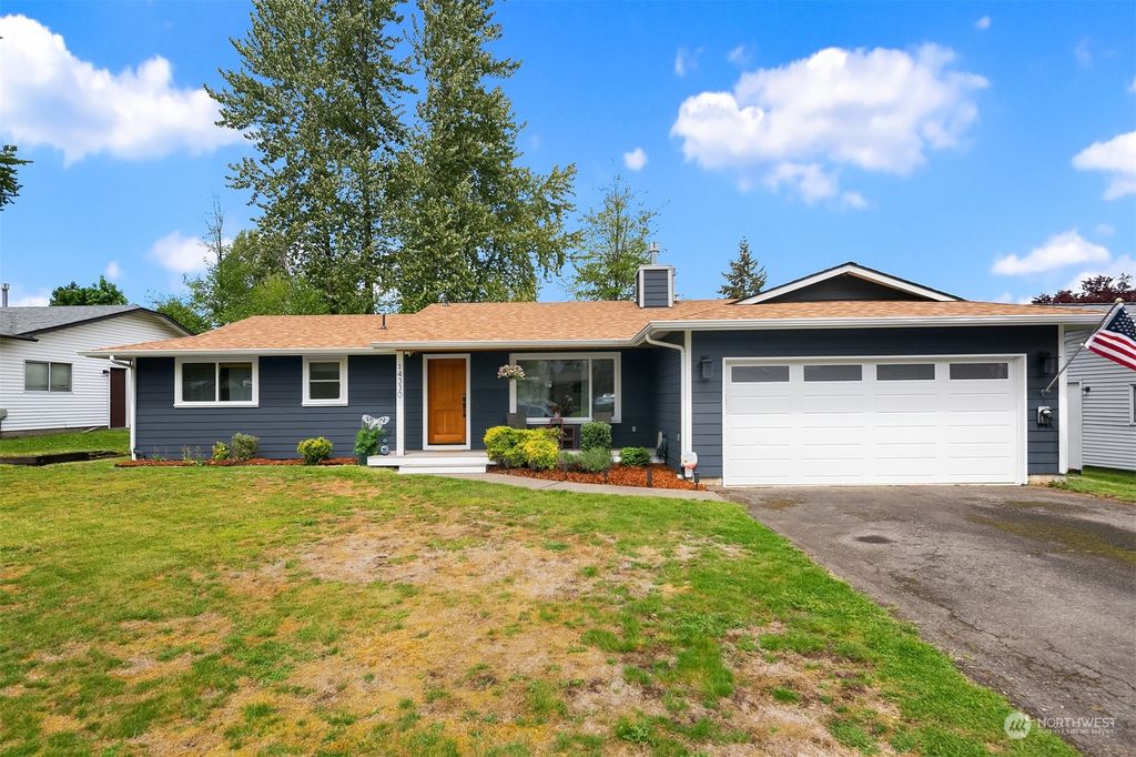 Photo of 14330 SE 258th Place, Kent, WA 98042 (MLS # 2234138)