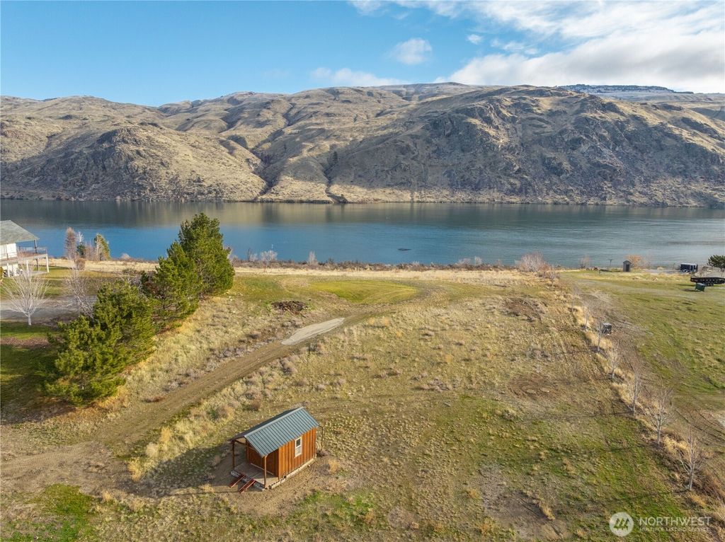 Photo of 150 Starr Road, Pateros, WA 98846 (MLS # 2467734)