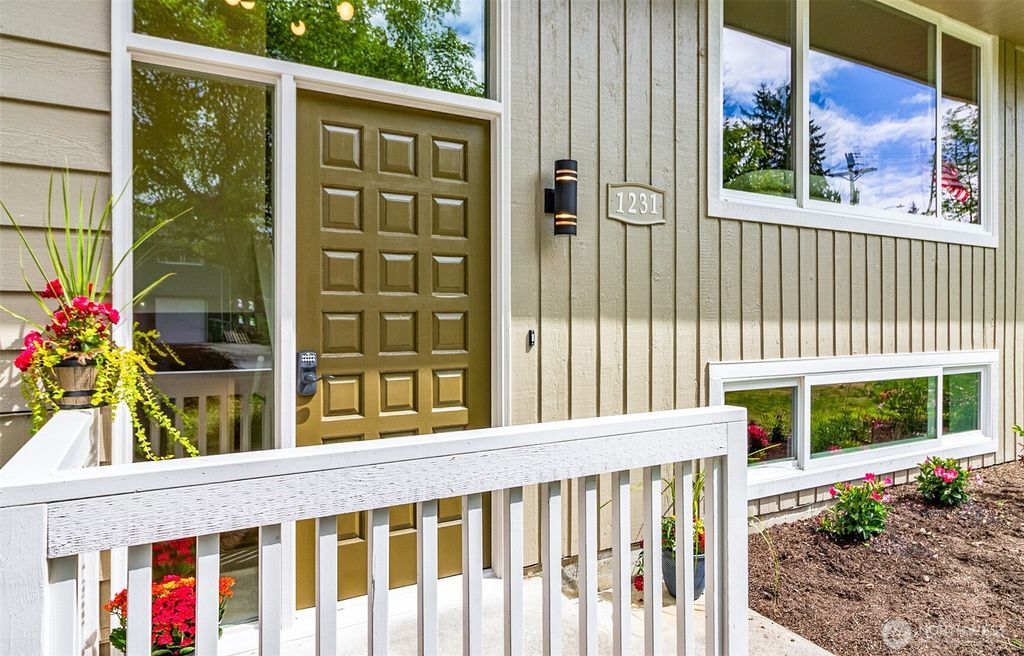 Photo of 1231 121st Place SE, Everett, WA 98208 (MLS # 2383032)