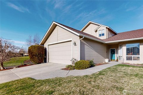 Photo of 1230 Lancer Drive, Walla Walla, WA 99362 (MLS # 2494290)