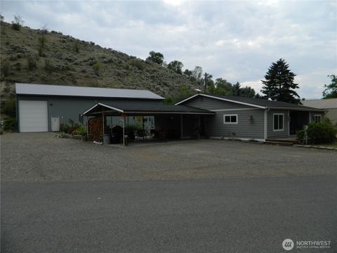 Photo of 44 Bonaparte Avenue, Tonasket, WA 98855 (MLS # 2442031)
