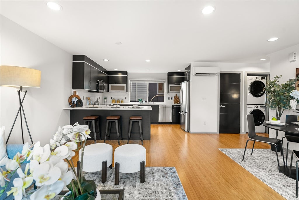 Photo of 2301 NE 86th Street, Seattle, WA 98115 (MLS # 2595338)