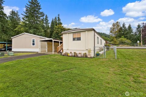 Photo of 1050 Howard Street #3, Raymond, WA 98577 (MLS # 2436960)