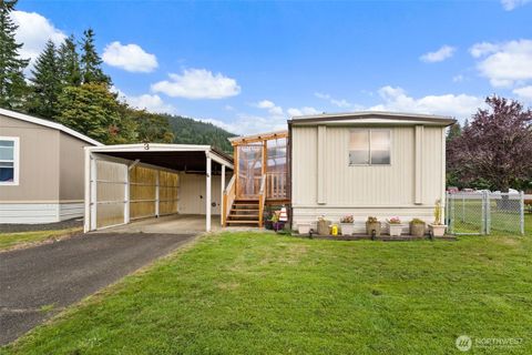 Photo of 1050 Howard Street #3, Raymond, WA 98577 (MLS # 2436960)