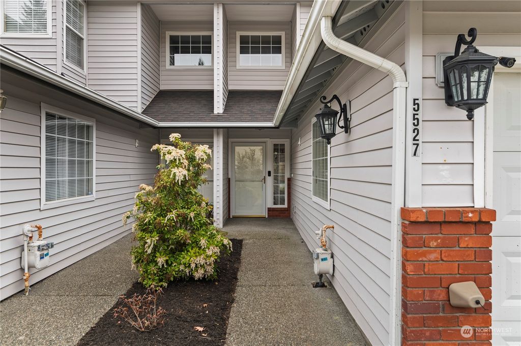 Photo of 5527 136th Street SE, Everett, WA 98208 (MLS # 2211774)
