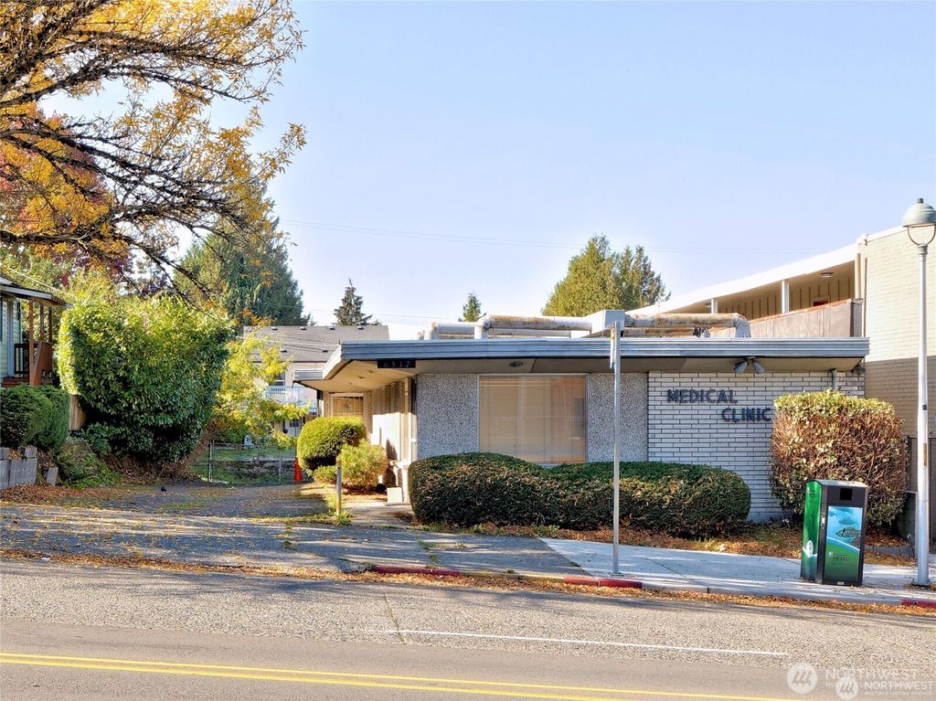 Photo of 6517 35th Avenue SW, Seattle, WA 98126 (MLS # 2393777)