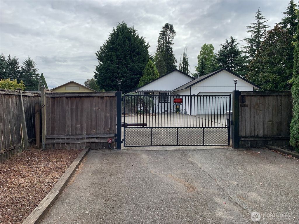 Photo of 645 Milwaukee Boulevard S, Pacific, WA 98047 (MLS # 2422389)