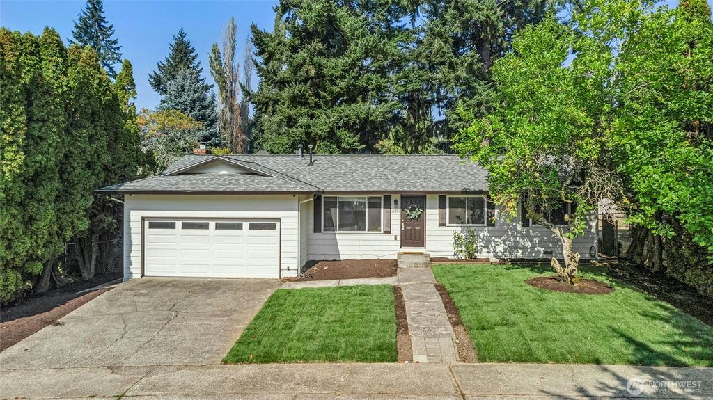 Photo of 15824 NE 111th Street, Redmond, WA 98052 (MLS # 2436362)