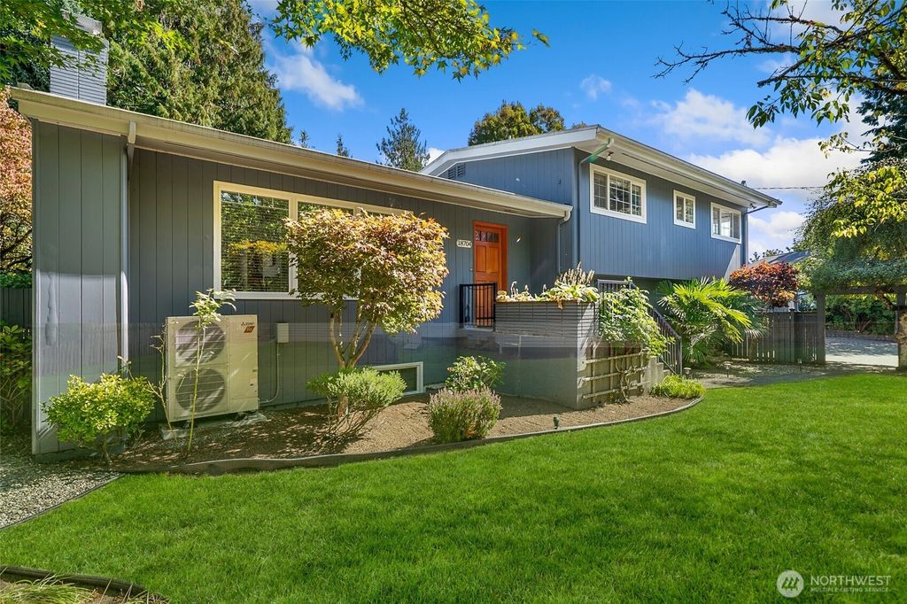 Photo of 18704 58th Avenue NE, Kenmore, WA 98028 (MLS # 2434734)