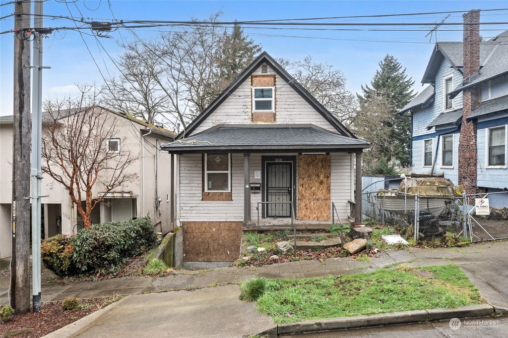 Photo of 1311 Yakima Avenue S, Seattle, WA 98144 (MLS # 2204820)