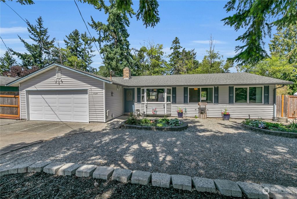 Photo of 4924 SW 314th Place, Federal Way, WA 98023 (MLS # 2144250)