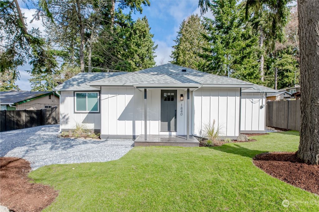 Photo of 1840 S 312th Street, Federal Way, WA 98003 (MLS # 2045035)