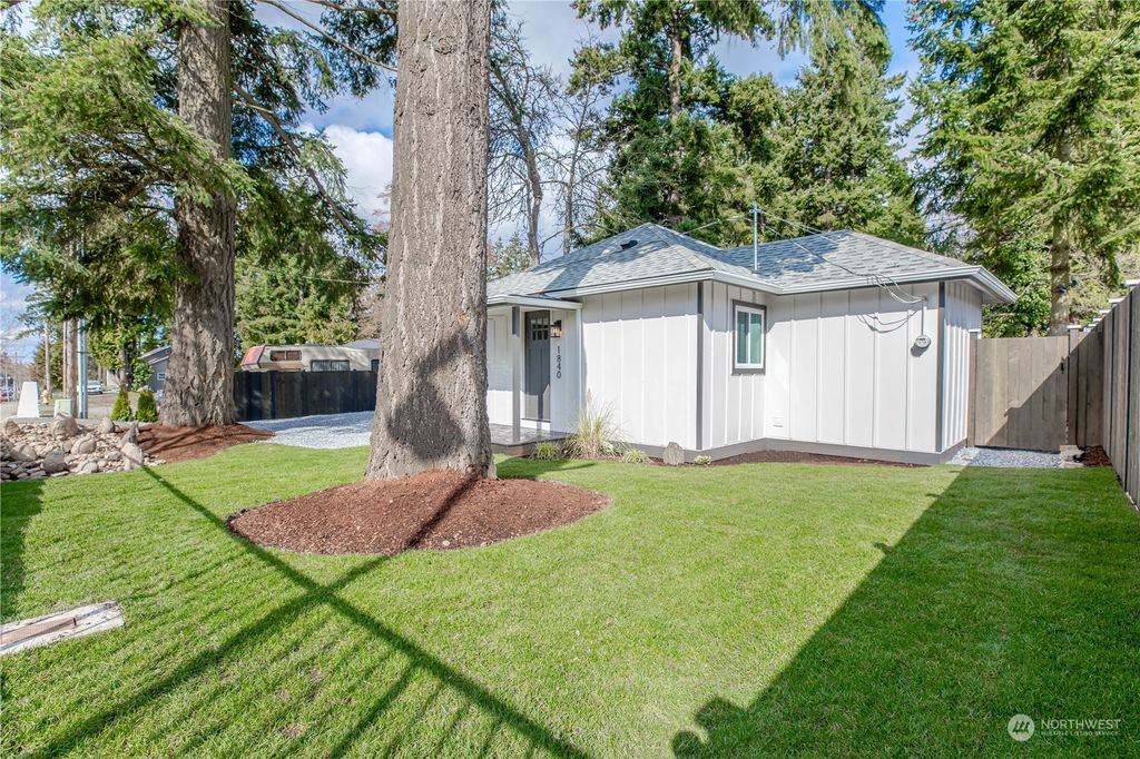 Photo of 1840 S 312th Street, Federal Way, WA 98003 (MLS # 2045035)