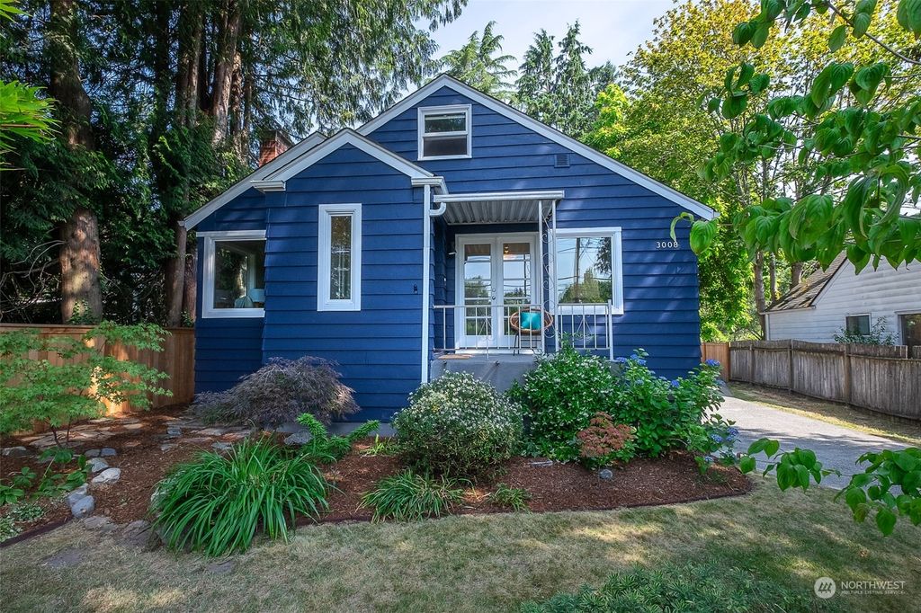 Photo of 3008 NE 110th Street, Seattle, WA 98125 (MLS # 2133899)