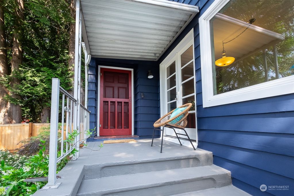 Photo of 3008 NE 110th Street, Seattle, WA 98125 (MLS # 2133899)