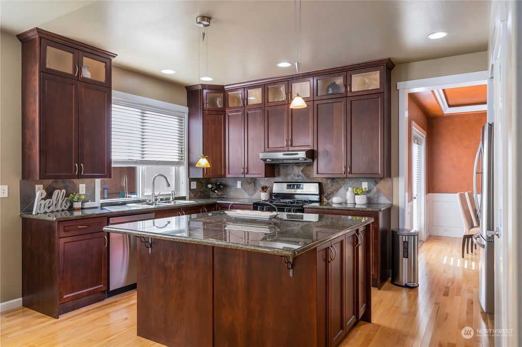 Photo of 12925 SE 216th Place, Kent, WA 98031 (MLS # 2014658)