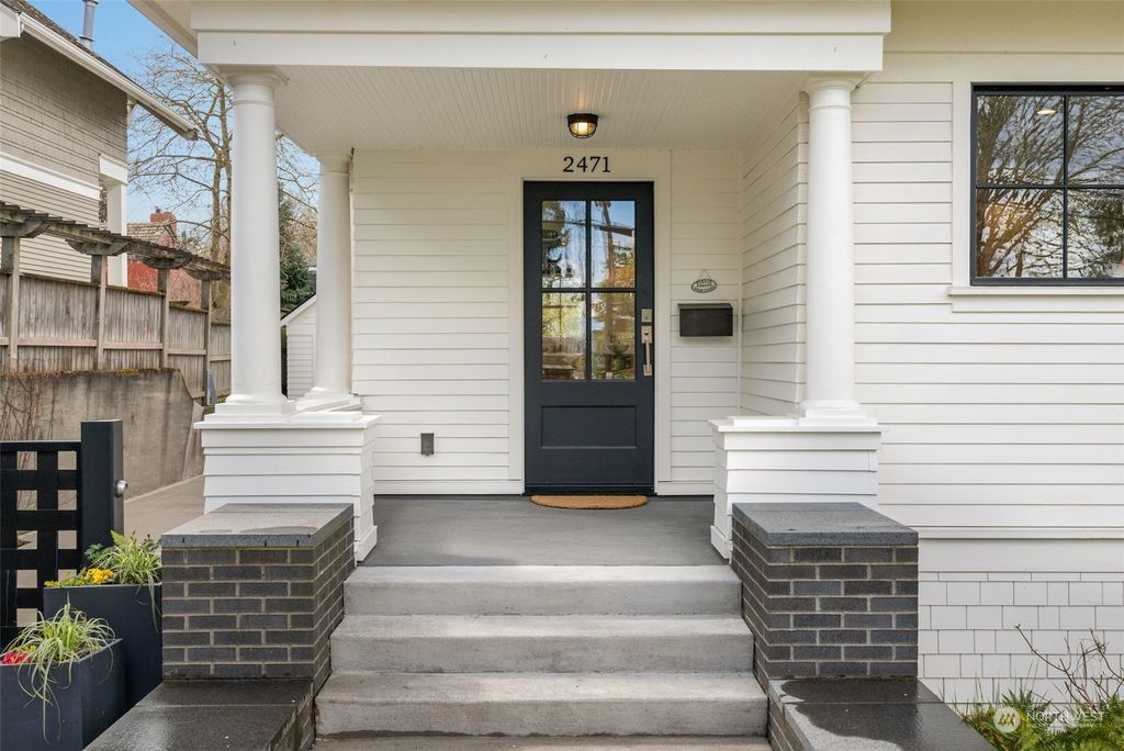 Photo of 2471 4th Avenue N, Seattle, WA 98109 (MLS # 2215284)
