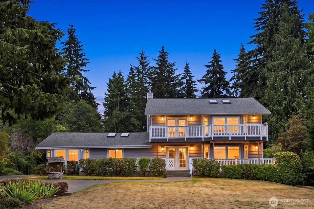 Photo of 1269 SW 301st Street, Federal Way, WA 98023 (MLS # 2568092)