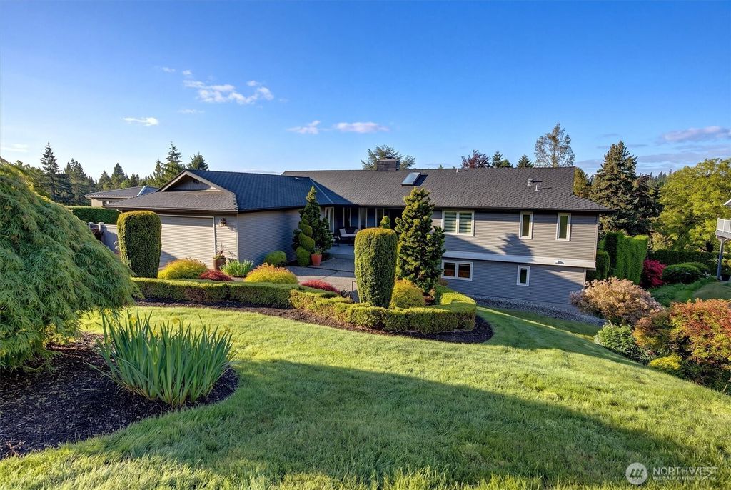 Photo of 1441 88th Avenue NE, Clyde Hill, WA 98004 (MLS # 2531616)