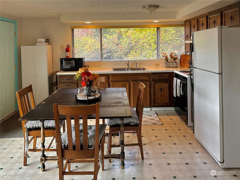 listing image 9360584500956083983