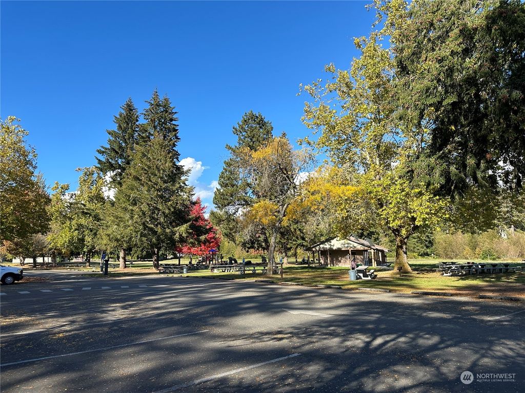 listing image 9360169026244931119