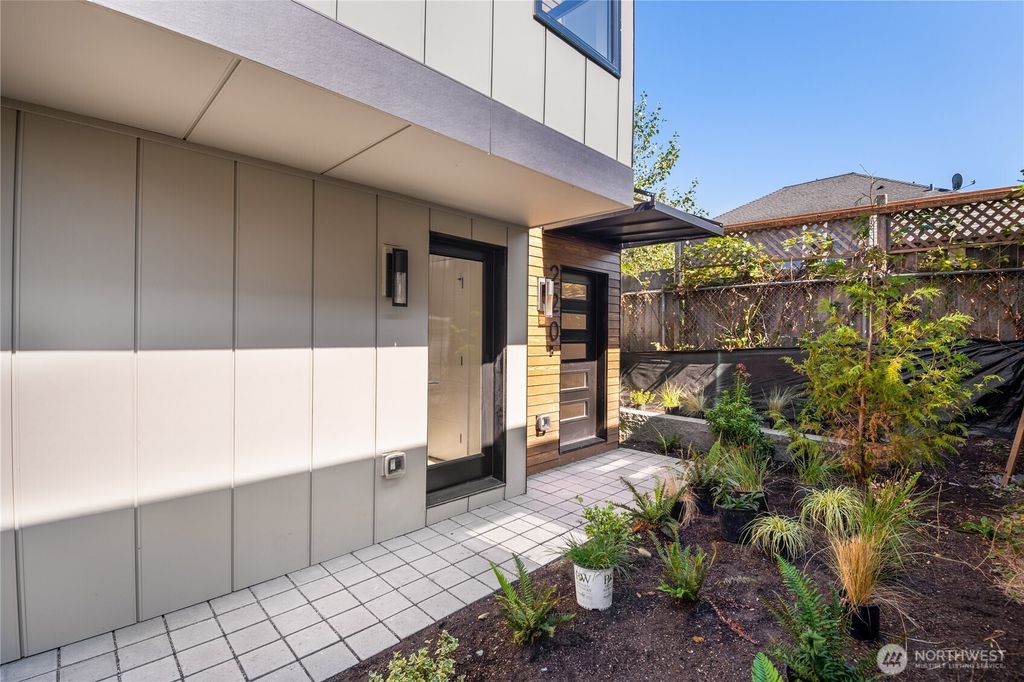 Photo of 216 21st Avenue E, Seattle, WA 98112 (MLS # 2435846)