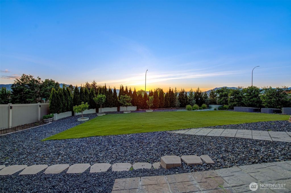 Photo of 2506 Vasi Court, East Wenatchee, WA 98802 (MLS # 2515709)