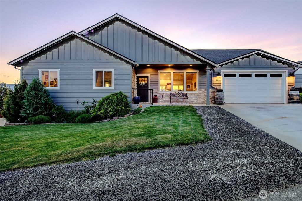 Photo of 2506 Vasi Court, East Wenatchee, WA 98802 (MLS # 2515709)