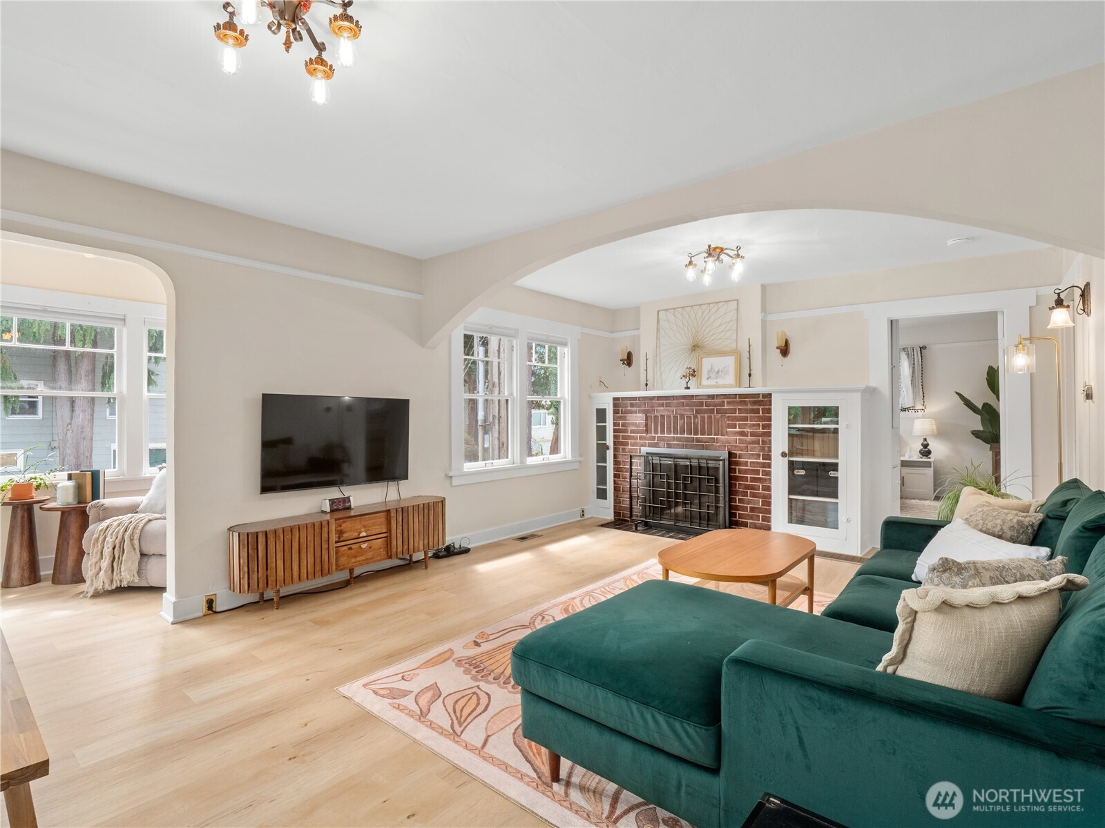 9701 Roosevelt Way NE