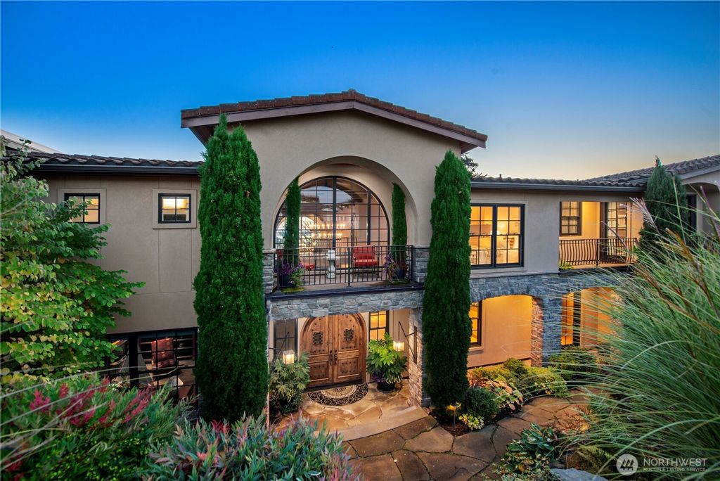 Photo of 435 8th Avenue W, Kirkland, WA 98033 (MLS # 2490469)