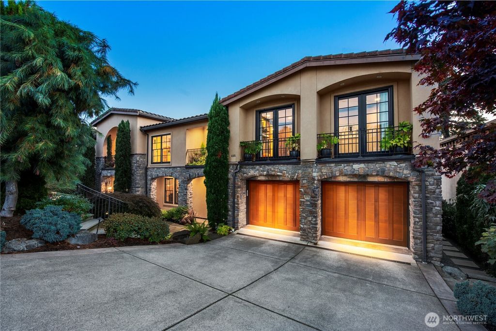 Photo of 435 8th Avenue W, Kirkland, WA 98033 (MLS # 2490469)