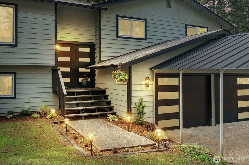 Photo of 16519 191st Place NE, Woodinville, WA 98072 (MLS # 2504898)
