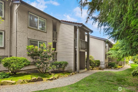 Photo of 12715 NE 120th Street #C3, Kirkland, WA 98034 (MLS # 2538439)