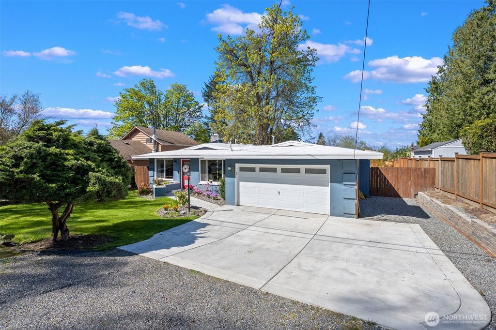 Photo of 28443 15th Avenue S, Federal Way, WA 98003 (MLS # 2355008)