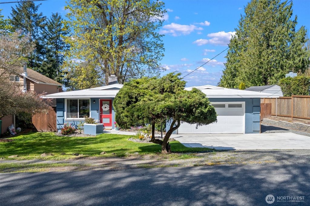 Photo of 28443 15th Avenue S, Federal Way, WA 98003 (MLS # 2355008)