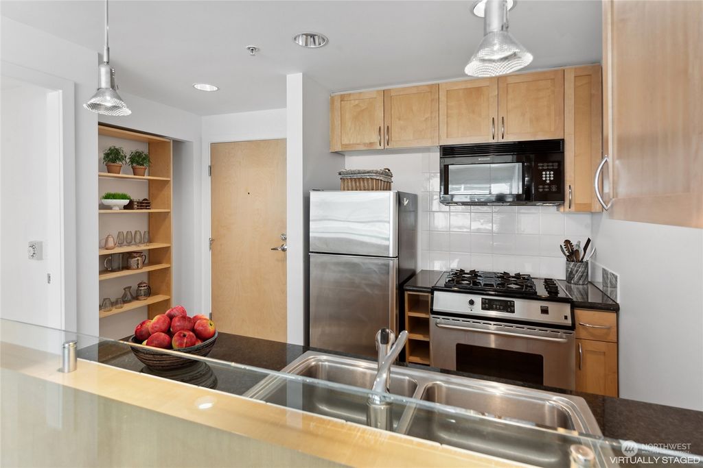 Photo of 2929 1st Avenue #907, Seattle, WA 98121 (MLS # 2061395)