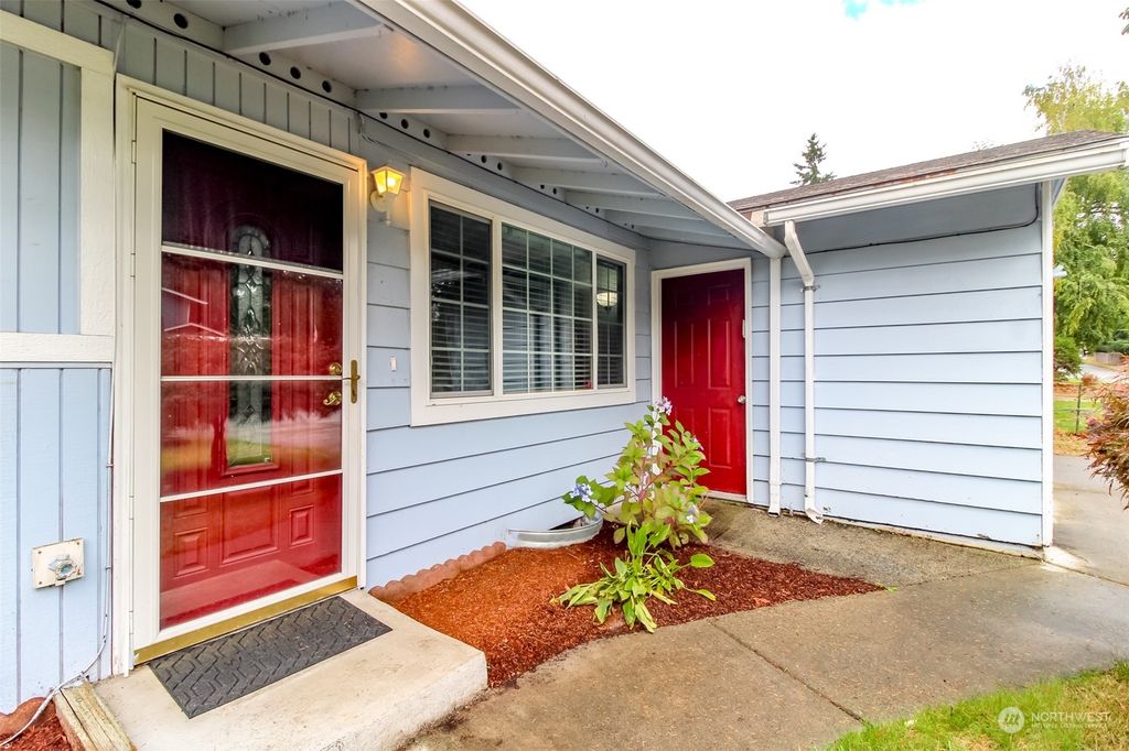 Photo of 32107 112th Place SE, Auburn, WA 98092 (MLS # 2157848)