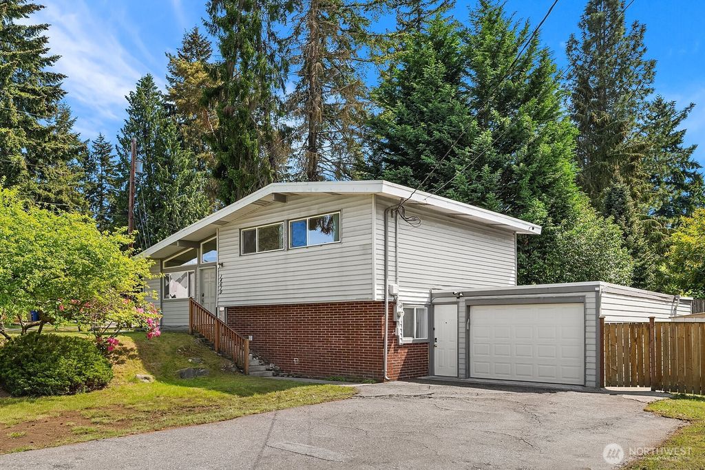 Photo of 14619 SE Eastgate Drive, Bellevue, WA 98006 (MLS # 2366998)