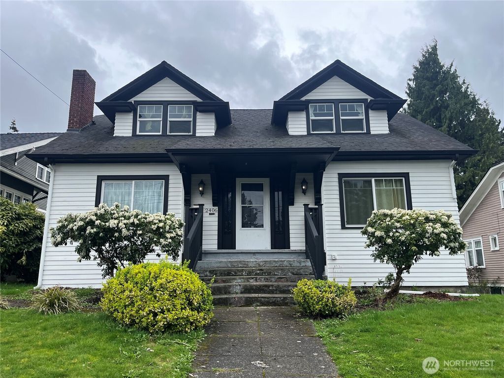 Photo of 2406 Everett Avenue, Everett, WA 98201 (MLS # 2352151)