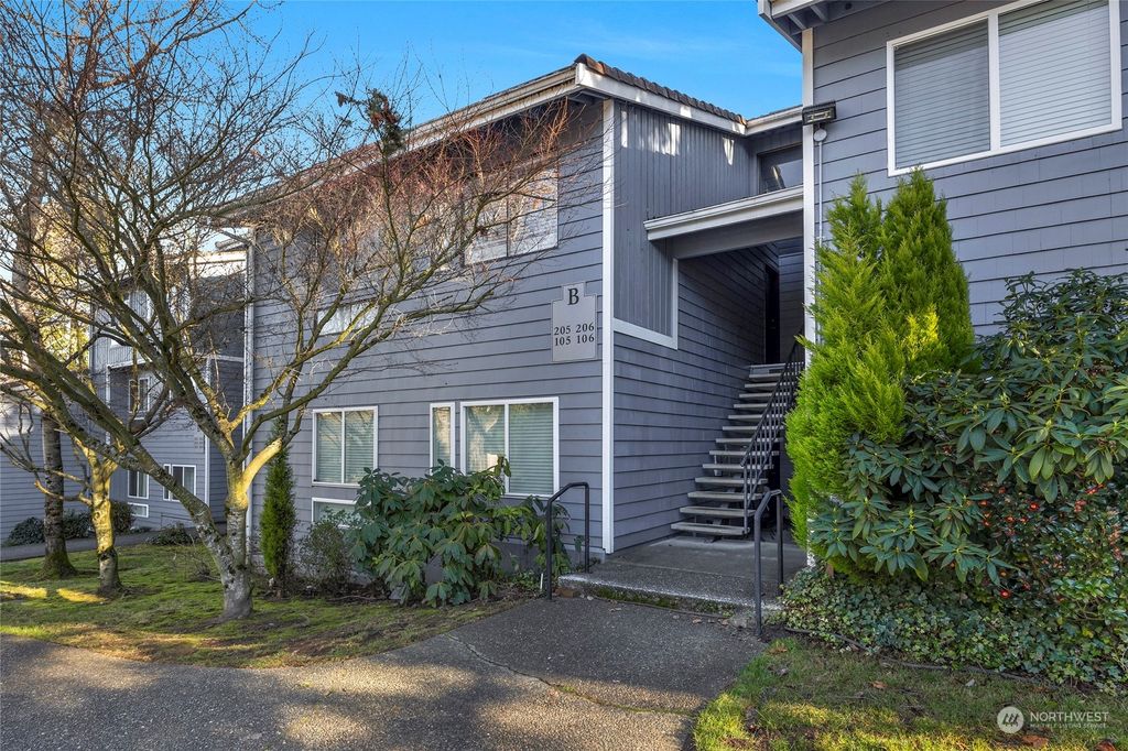 Photo of 4120 212th Street SW #B205, Mountlake Terrace, WA 98043 (MLS # 2327732)